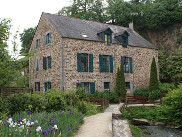 Fougères St-Sulpice - rue de savigny