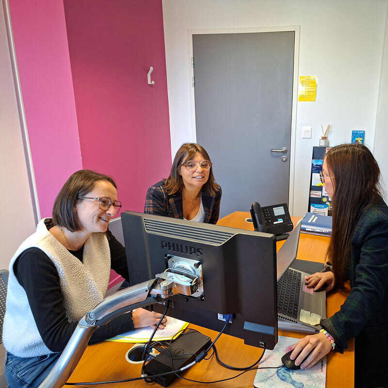 portrait-magali-chargee-contentieux-fougeres-habitat