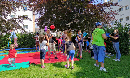 activites-pour-les-jeunes-enfants-la-caravane-des-sports-fougeres-habitat